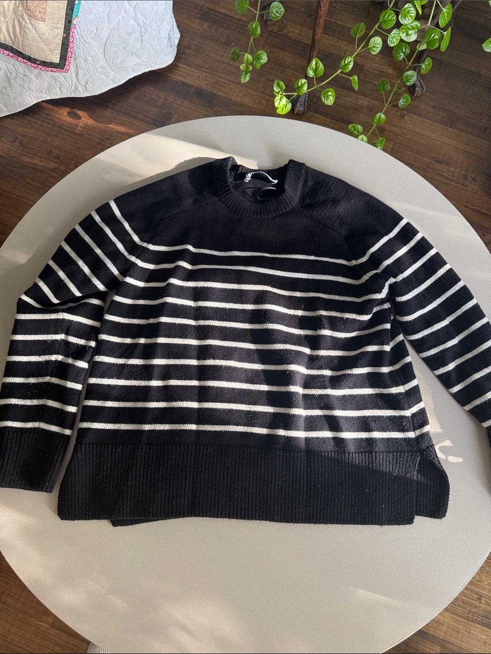 Women’s Zara Sweater Size M